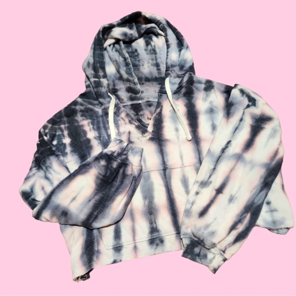 SO Cropped Sweatshirt Tie Dye Print Frayed Bottom SOFT - Picture 1 of 6